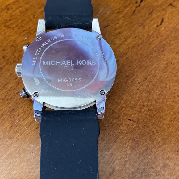 Micheal Kors - Picture 5 of 8
